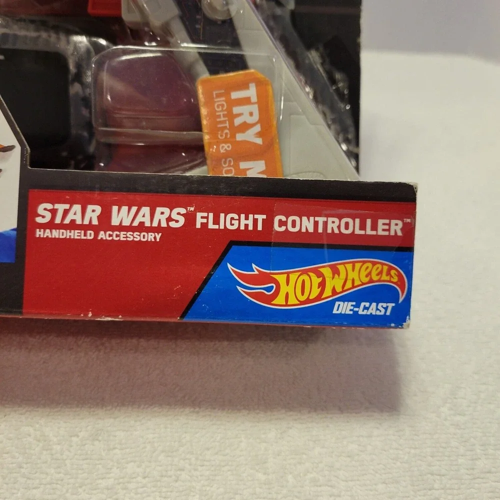 2014 Hot Wheels Disney Star Wars Flight Controller With Millennium Falcon